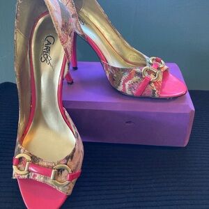 Carlos by Carlos Santana Pink Floral-Print Open-Toe Heels with Gold Hardware